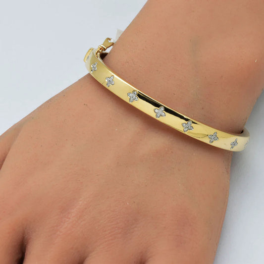 Yellow Gold Round Diamond Clover Style Bangle Bracelet